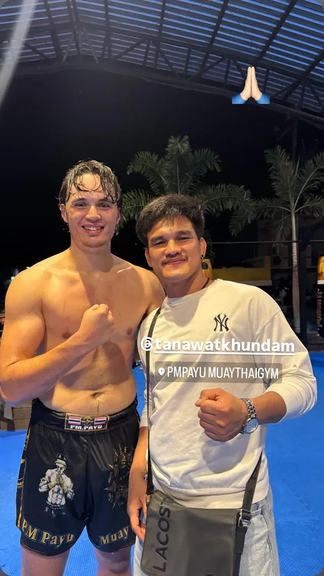 Noam au Punch It avec Kru Gomin