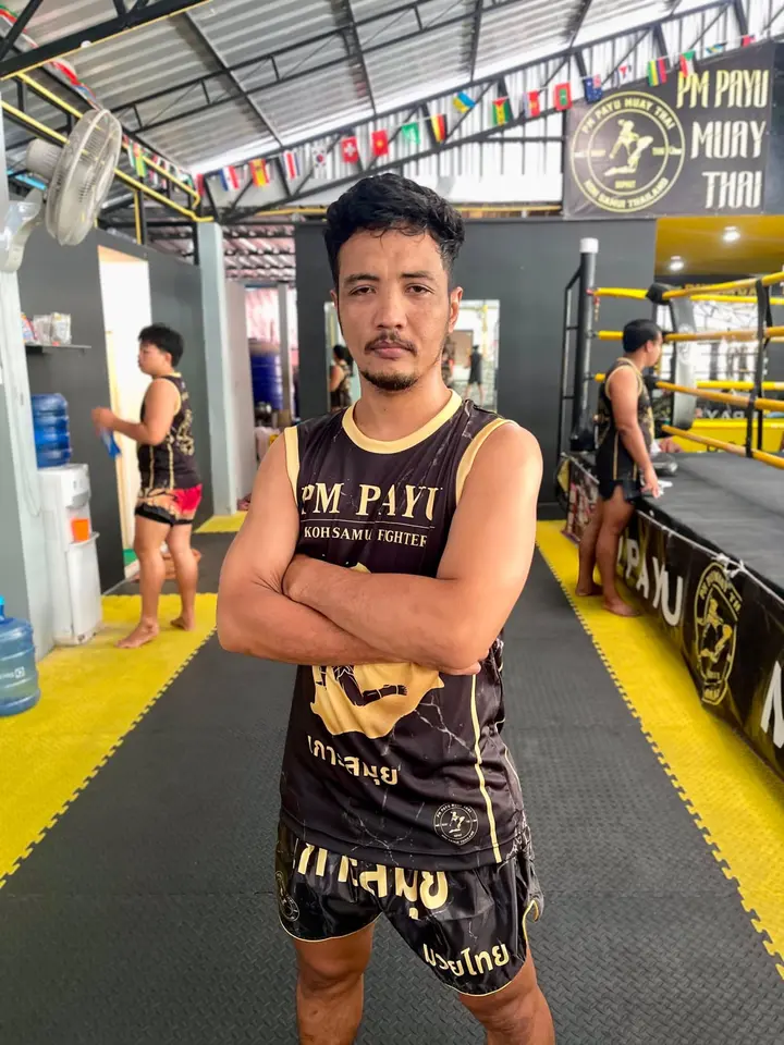Kru Ball, coach Muaythai chez PM Payu Muaythai à Bophut, Koh Samui, Thaïlande